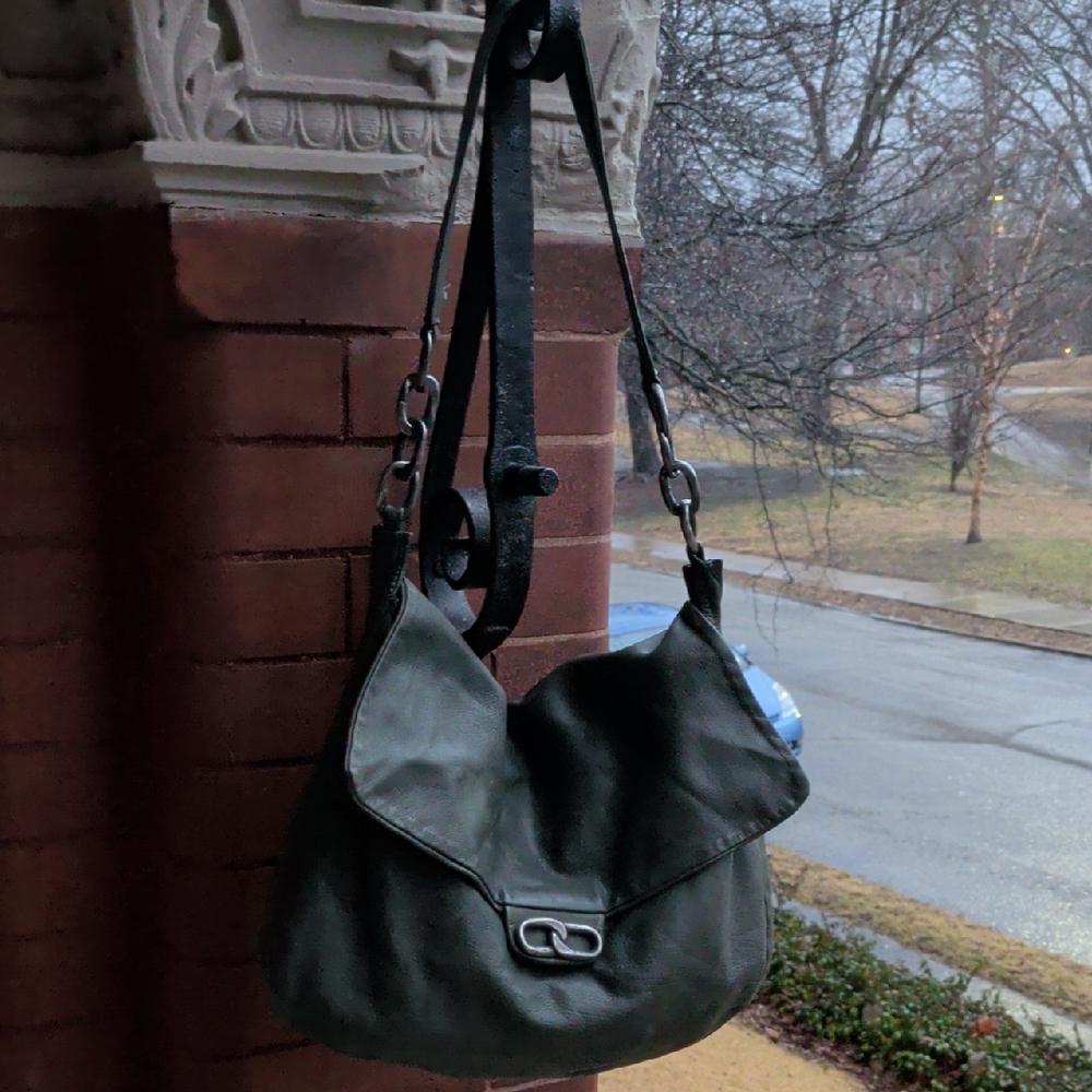 Elegant Dark Green Leather Shoulder Bag